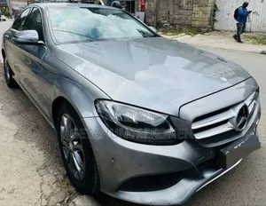 Photo - Mercedes-Benz C180 2015 Silver