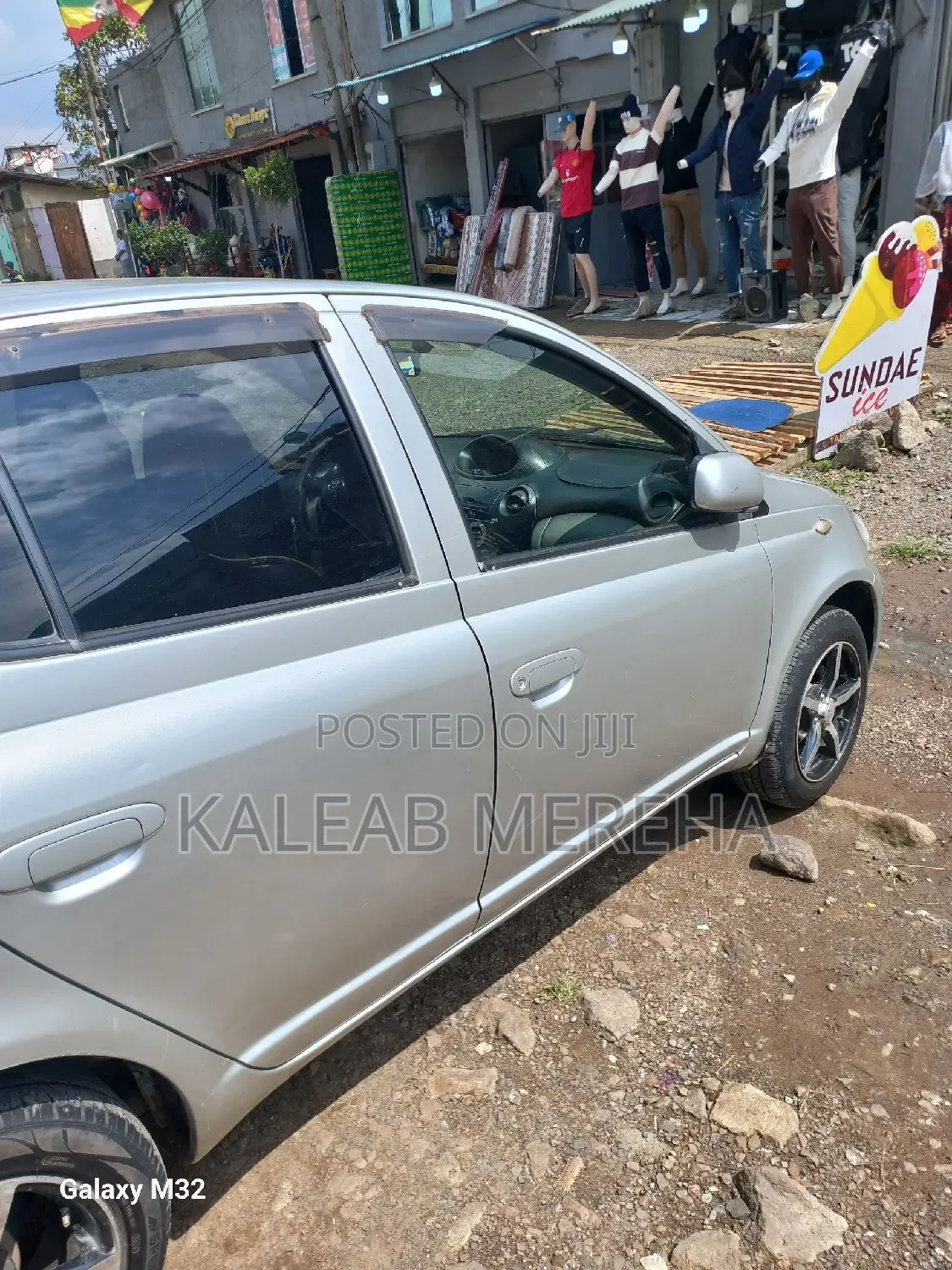 Toyota Vitz 1.0 FWD 5dr 2004 Silver