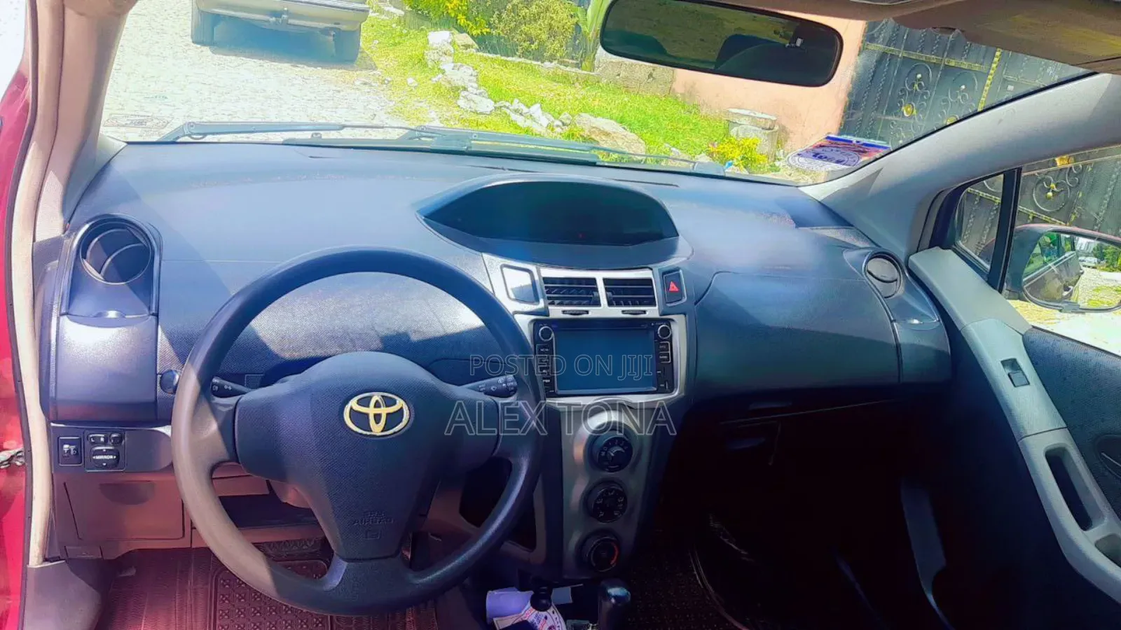 Toyota Yaris 2010 Burgundy