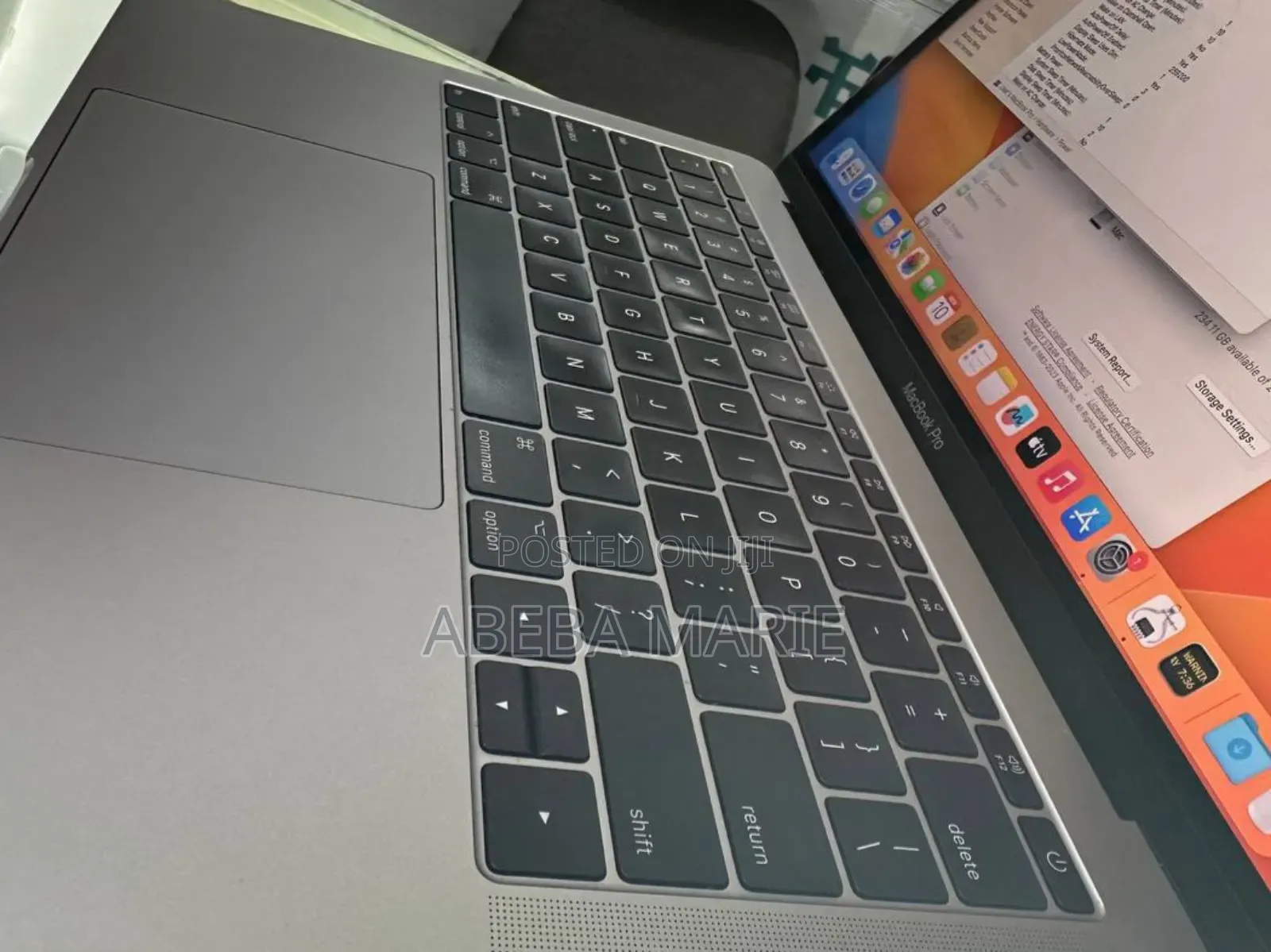 New Laptop Apple MacBook Pro 2017 8GB Intel Core I5 SSD 256GB