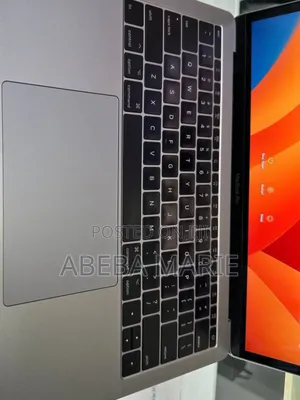 New Laptop Apple MacBook Pro 2017 8GB Intel Core I5 SSD 256GB