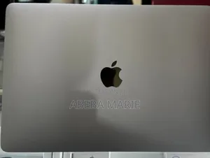 New Laptop Apple MacBook Pro 2017 8GB Intel Core I5 SSD 256GB