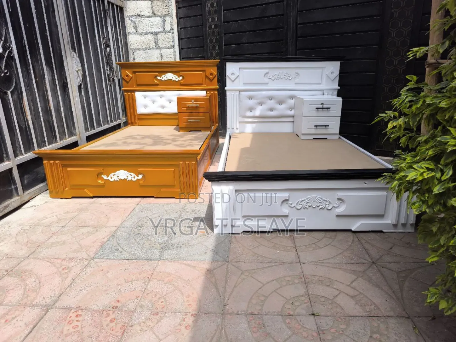 Bed (አልጋ 1:20 እና 1:50 Cm ከ 1ኮመዲኖ ጋር