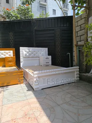 Bed (አልጋ 1:20 እና 1:50 Cm ከ 1ኮመዲኖ ጋር