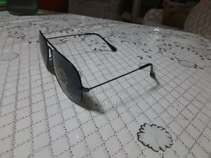 የፀሀይ መከላከያ መነፅር፣ Ray Ban