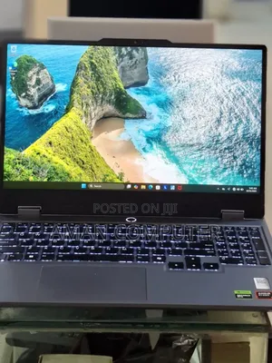 New Laptop Lenovo LOQ 15ARP9 16GB AMD Ryzen 7 SSD 1T
