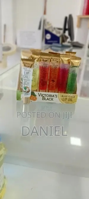 Photo - Victoria Black Lip Oil