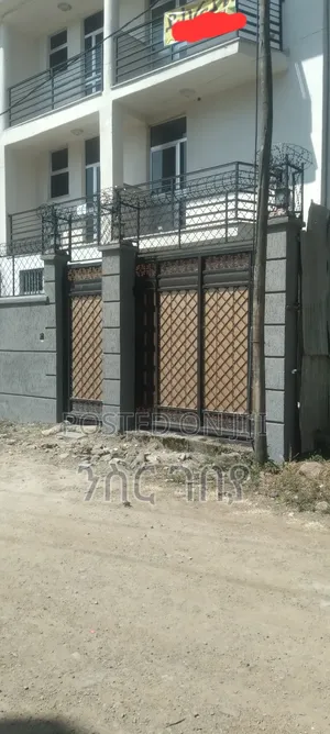 Furnished 7bdrm Apartment in Ayat Tanker, Yeka for rent