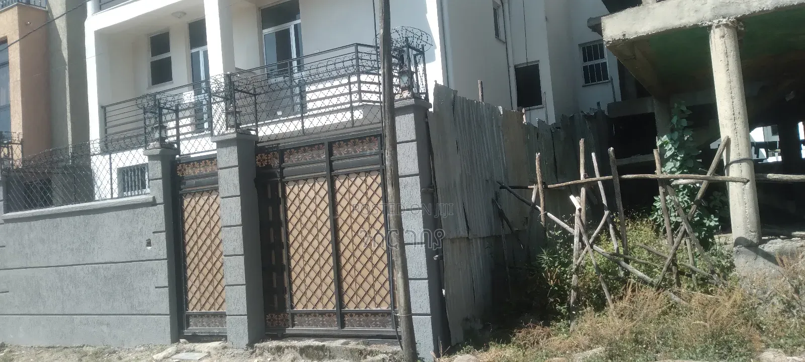 Furnished 7bdrm Apartment in Ayat Tanker, Yeka for rent