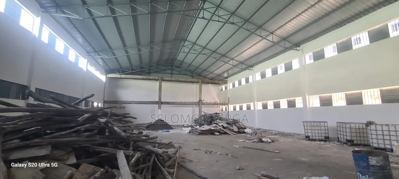 የሚከራይ እስቶር መጋዘን