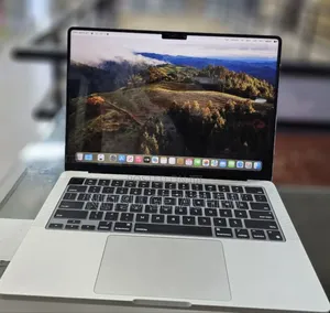 New Laptop Apple MacBook Pro M1 8GB Intel Core M3 SSD 512GB