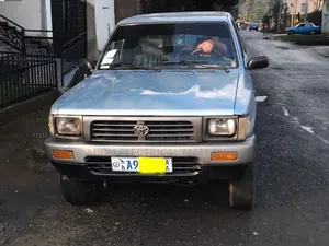 Photo - Toyota Hilux 1997