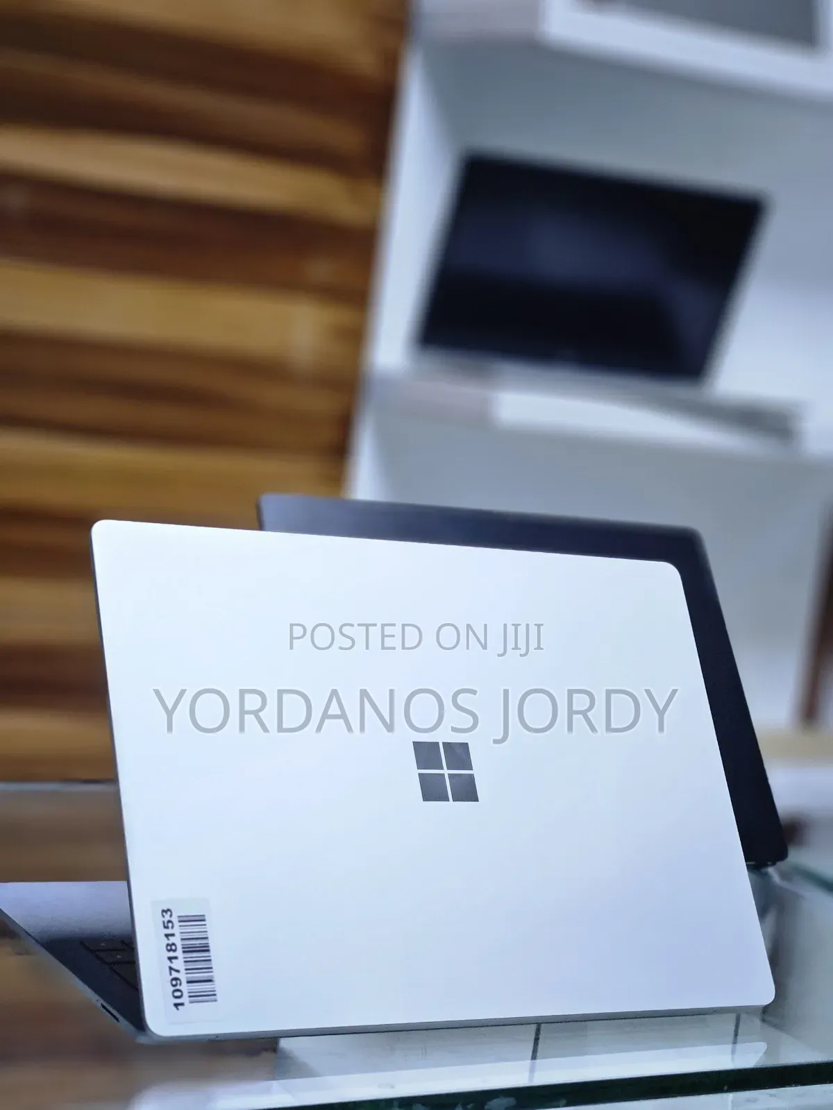 New Laptop Microsoft Surface 8GB Intel Core I5 SSD 512GB