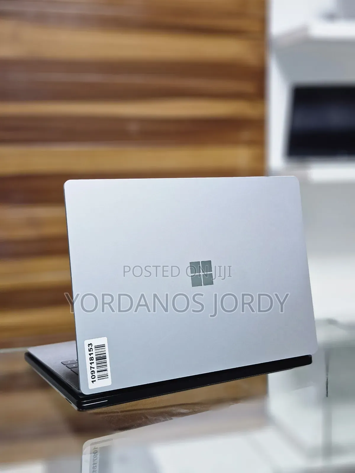 New Laptop Microsoft Surface 8GB Intel Core I5 SSD 512GB