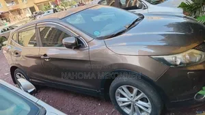 Photo - Nissan Qashqai 2016 Brown