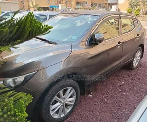 Nissan Qashqai 2016 Brown