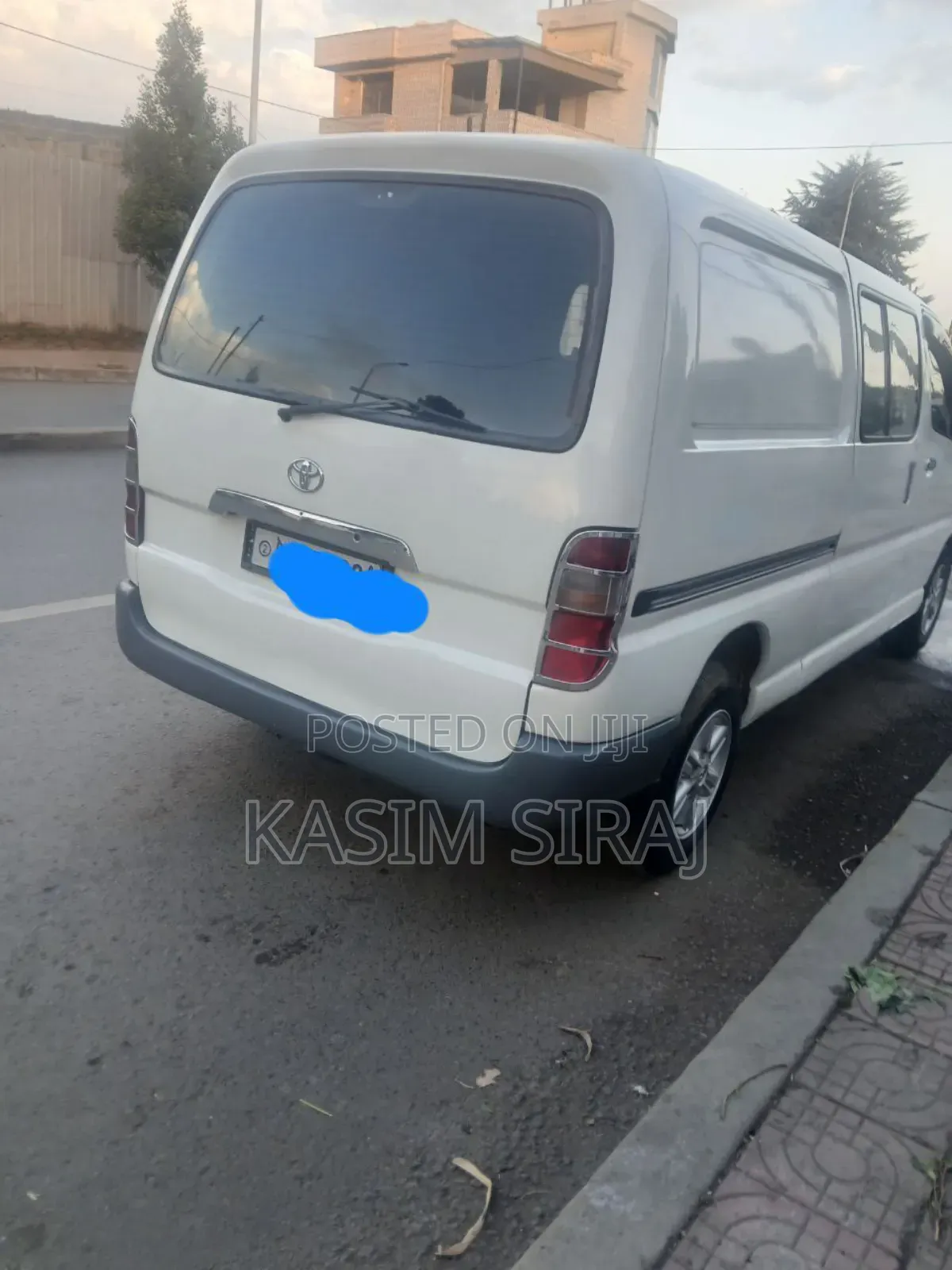 Toyota HiAce 2000 White