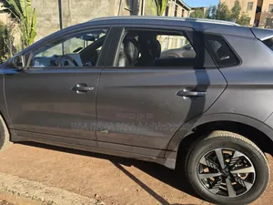 BYD E2 43 kWh 94 hp FWD 2025 Beige