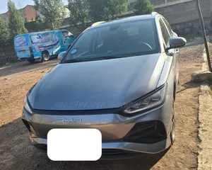 BYD E2 43 kWh 94 hp FWD 2025 Beige