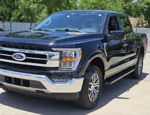 Photo - Ford F-150 LARIAT 2022 Matt Black