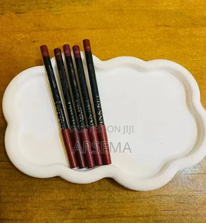 Photo - Pencil Lip Liner