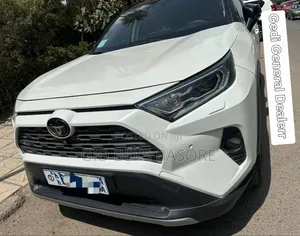 Photo - Toyota RAV4 2020 White