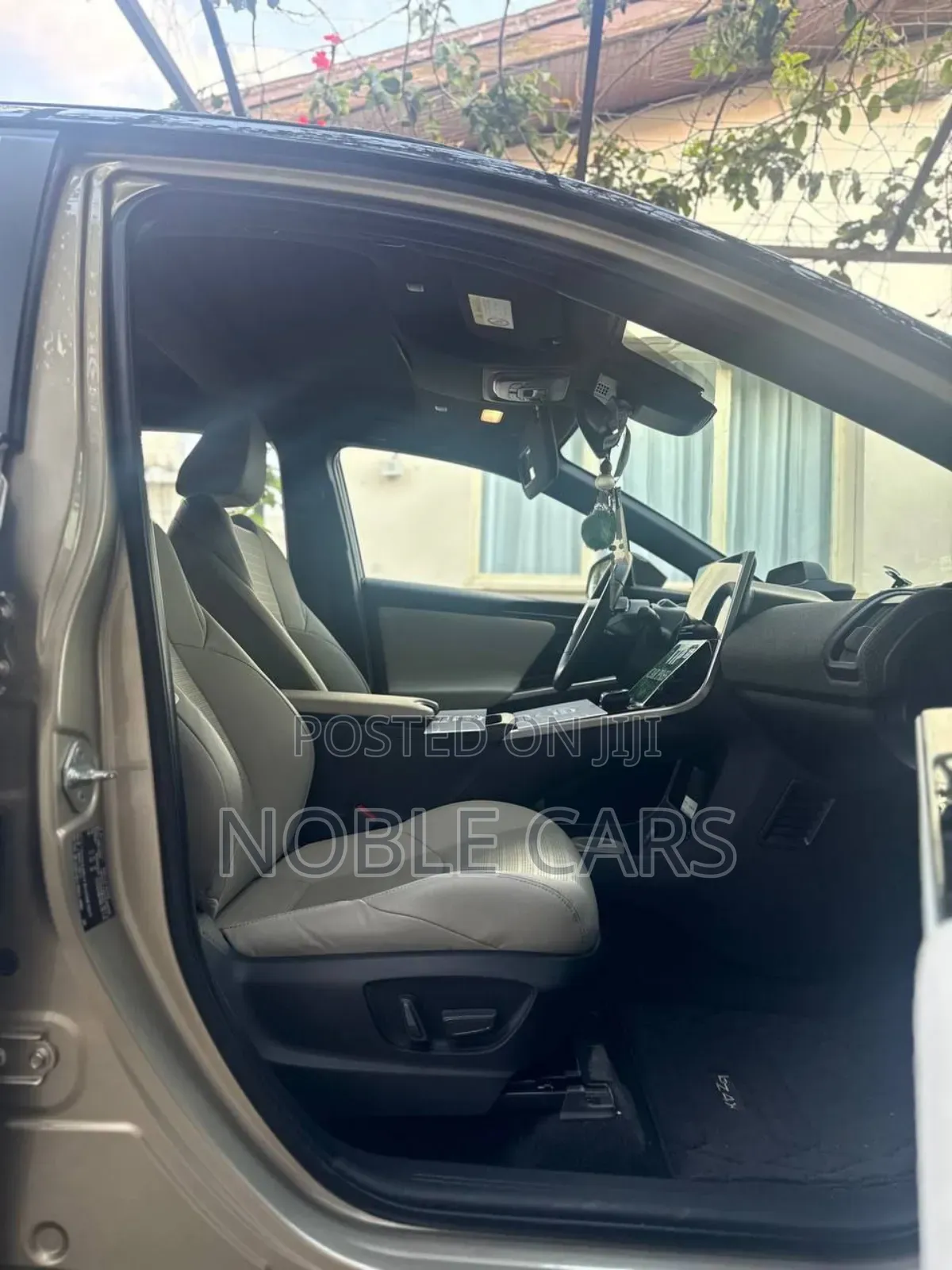 Toyota bZ4X 2023 Gold