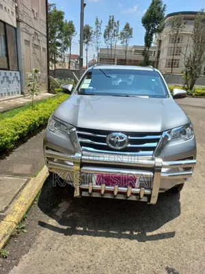 Toyota Fortuner 2.8 D AWD 2019 Silver