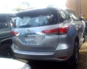 Toyota Fortuner 2.8 D AWD 2019 Silver