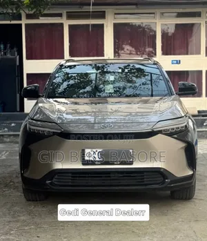 Photo - Toyota bZ4X 2023 Gold