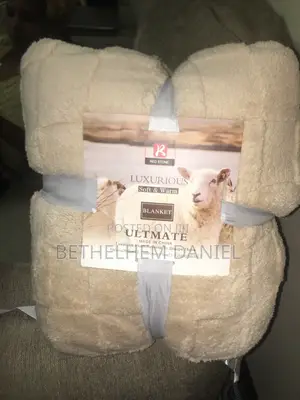 Ultmate Luxurious Soft and Warm Blanket