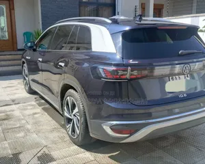 Volkswagen ID.6 2023 Beige