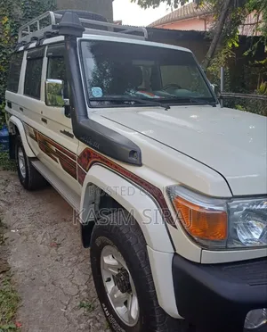 Toyota Land Cruiser 4.5 V8 TD 2019 White