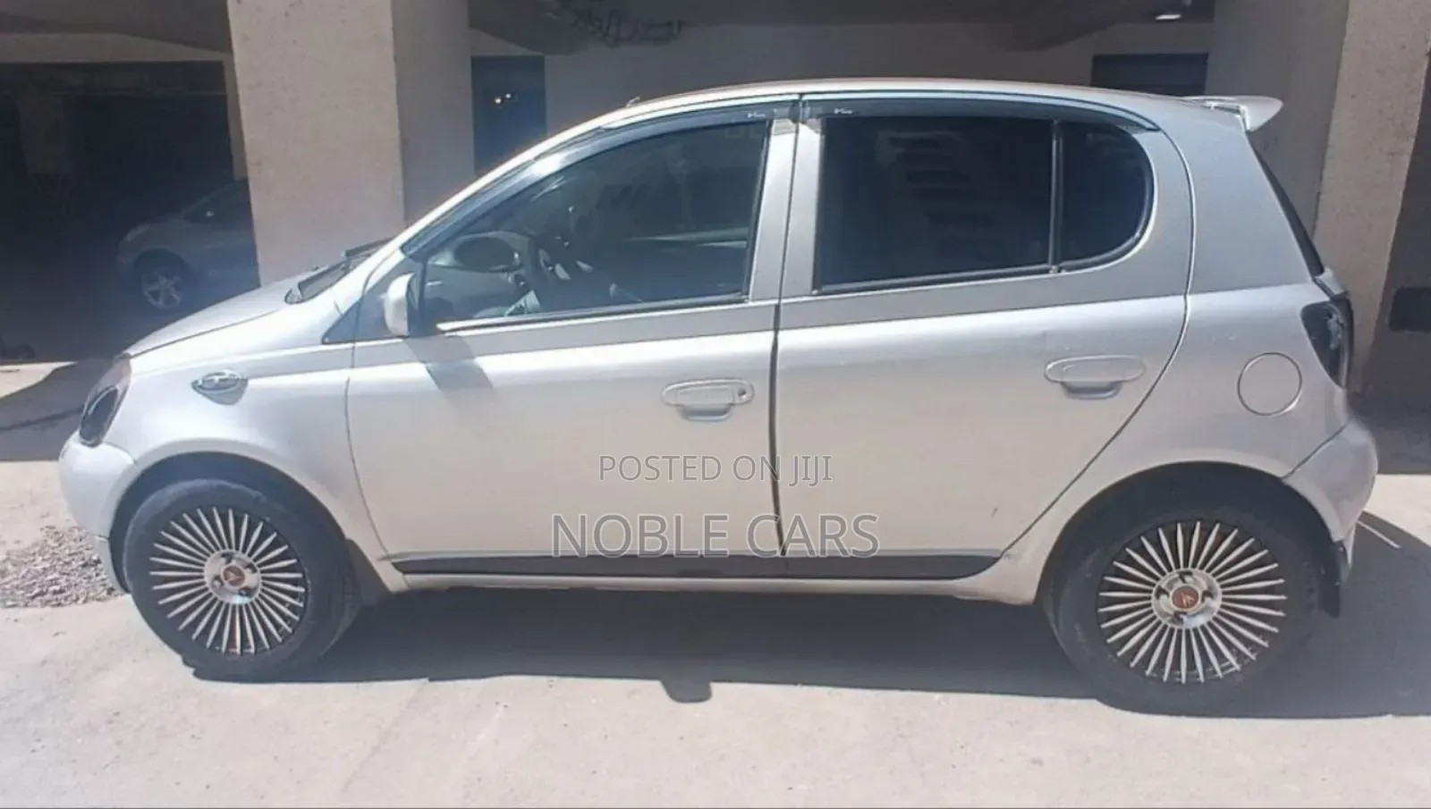 Toyota Vitz 2001 Silver