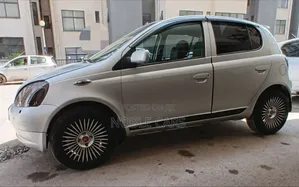 Toyota Vitz 2001 Silver