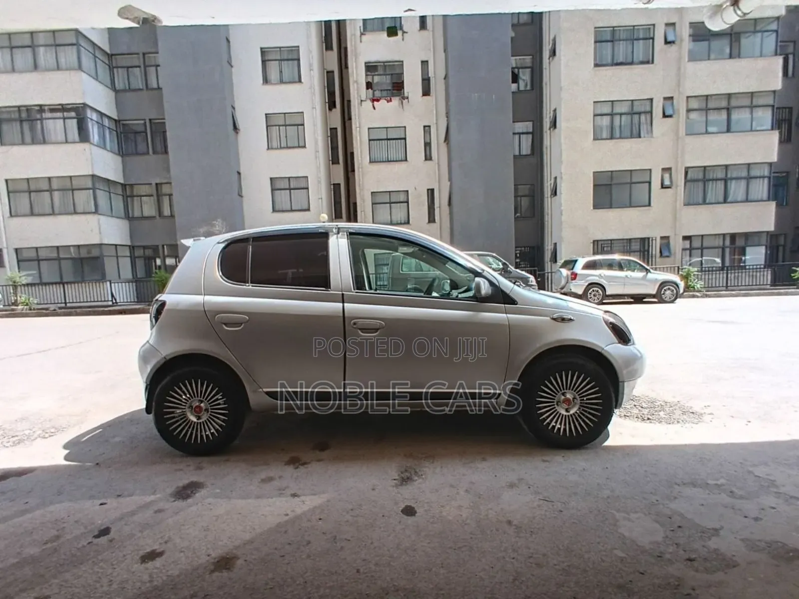 Toyota Vitz 2001 Silver
