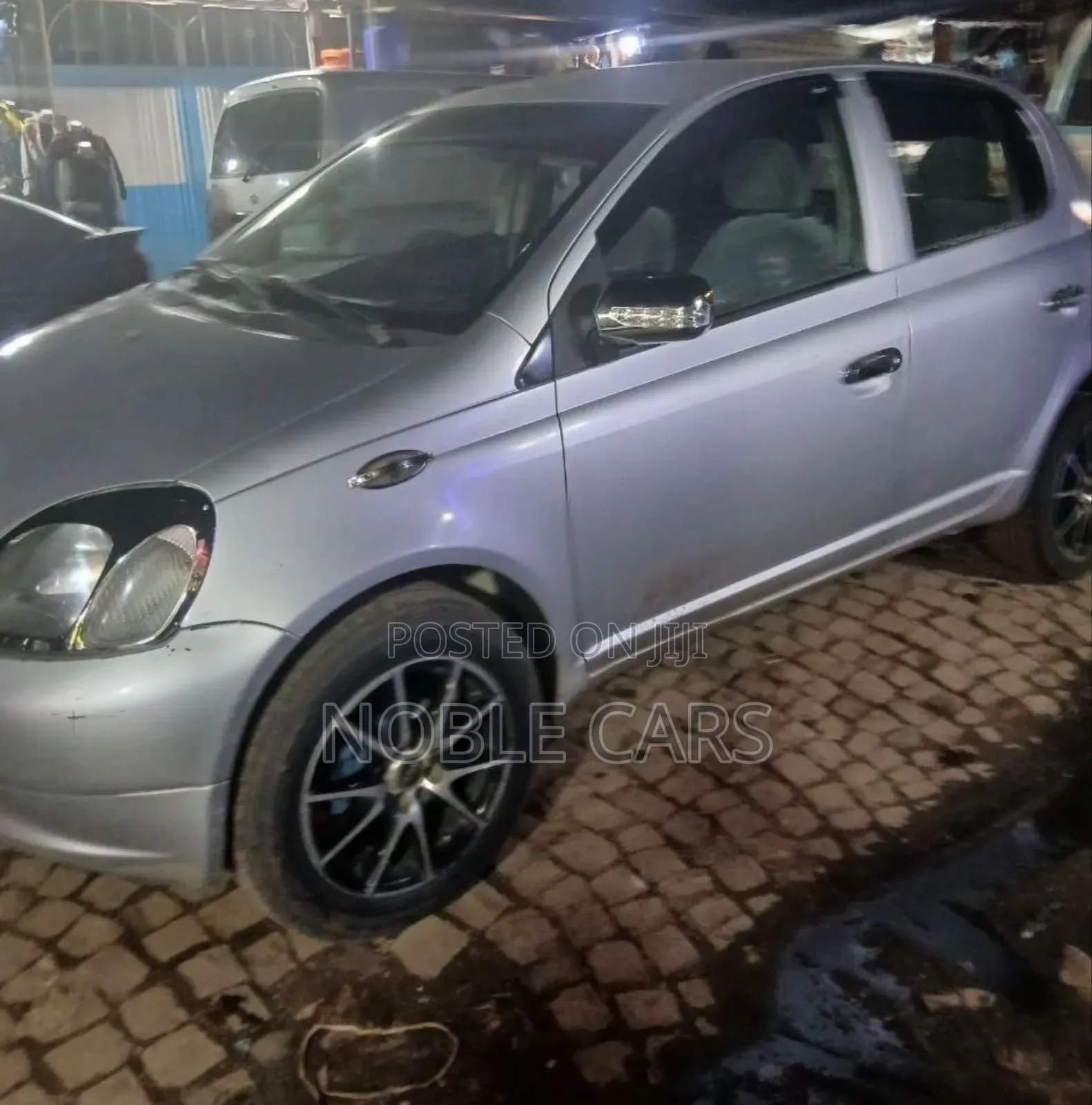 Toyota Vitz 2001 Silver