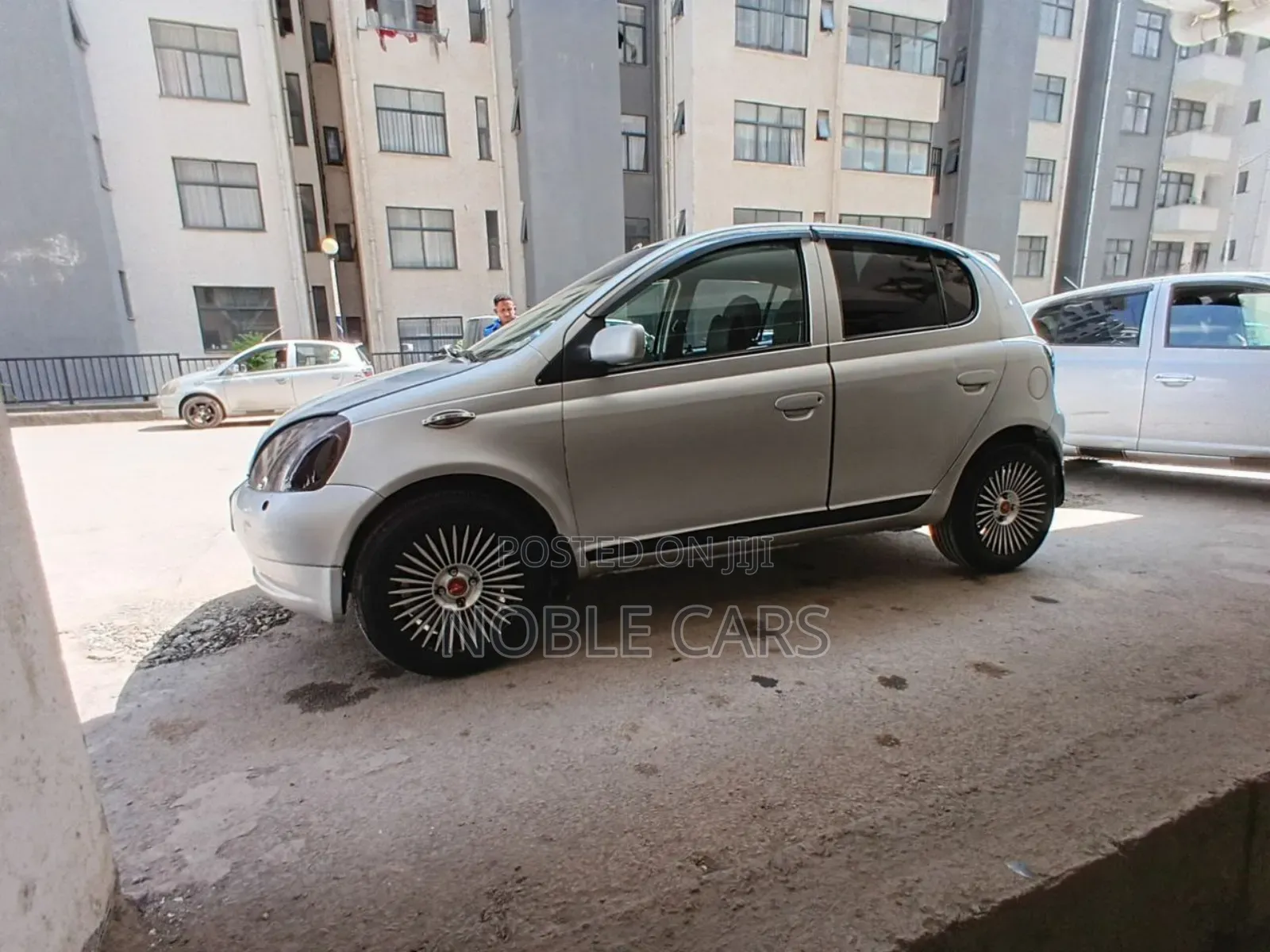 Toyota Vitz 2001 Silver