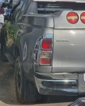 Toyota Hilux 2019 Gray