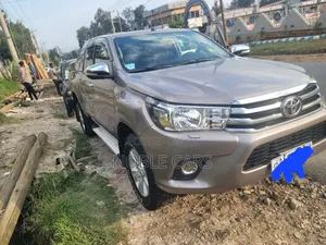 Toyota Hilux 2017 Brown