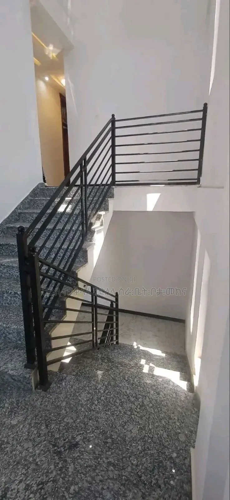 Furnished 8bdrm Townhouse/Terrace in ሠምት ፍርድቤቱ አካባቢ, Yeka for sale