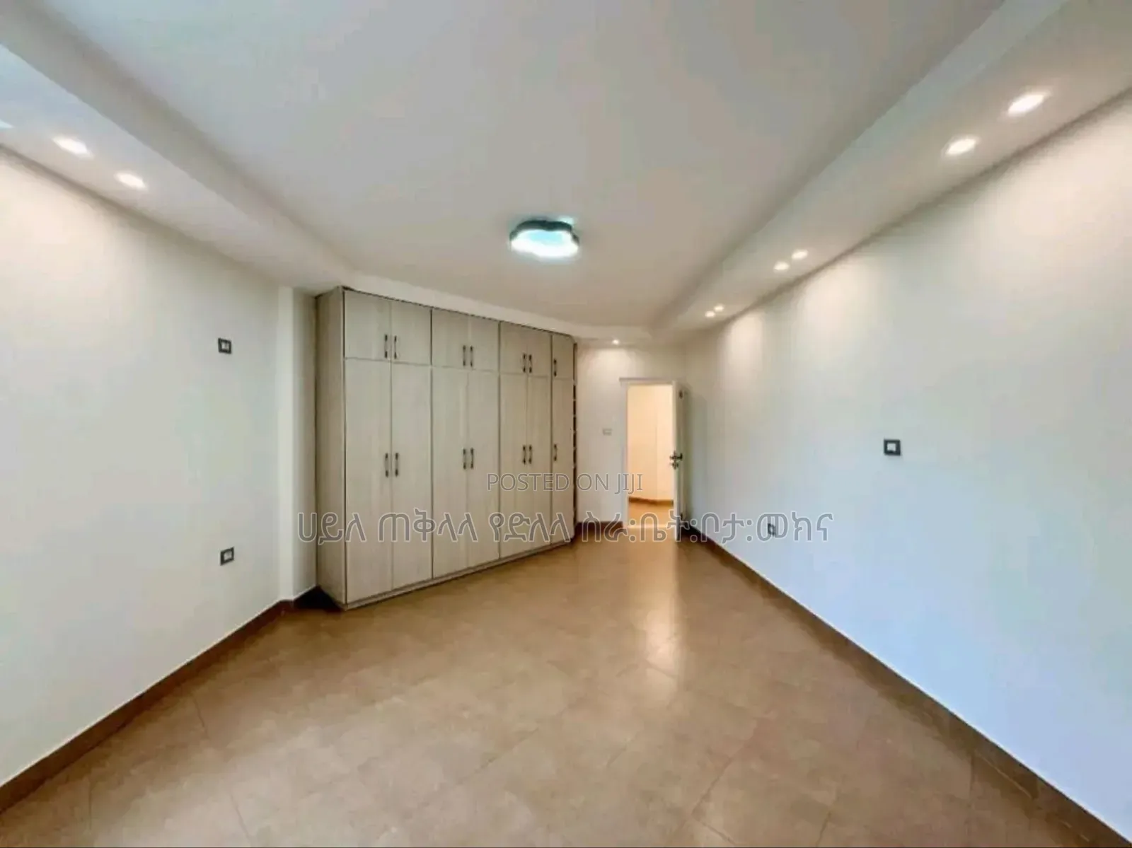 Furnished 12bdrm Townhouse/Terrace in ሲኤሚስ ሚንስቴሮች ሠፈር, Yeka for sale