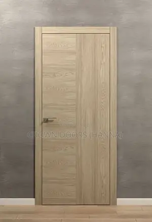 Crown Doors ከእንጨት ፋይበር ፣ ከተፈጥሮ ድንጋይ እና ሲንቴቲክ ኮምፖዚት የተሠሩ በሮች