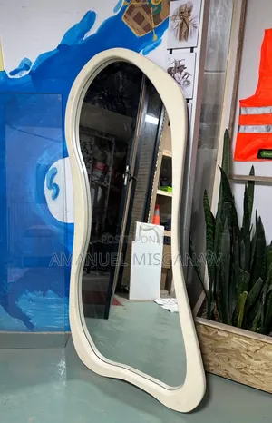 Photo - Irregular Mirror