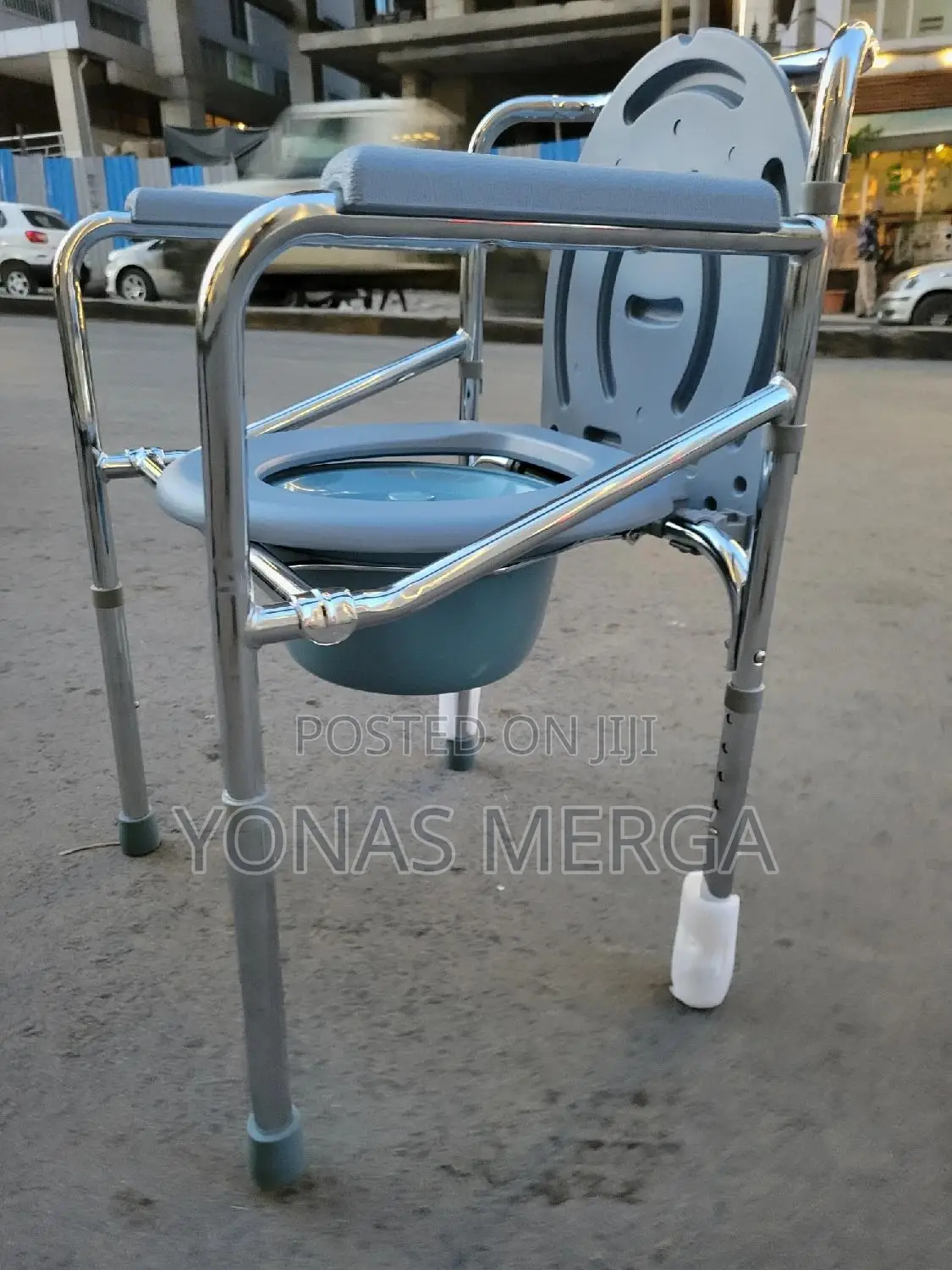 Toilet Chair樽吉commode Chair凸zstability for Different Users.