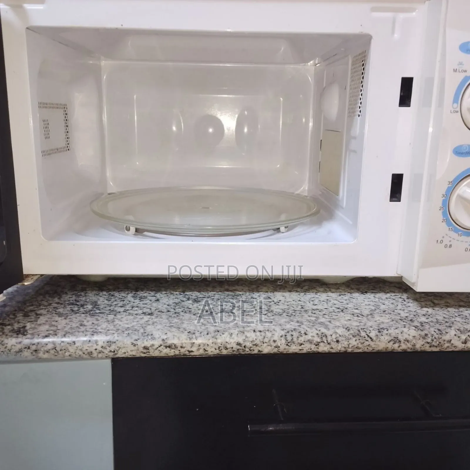 Microwave in a Good Condition