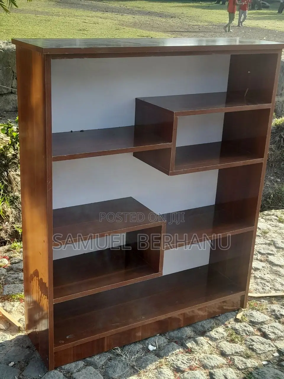 Bookshelf | መፅኃፍ መደርደሪያ