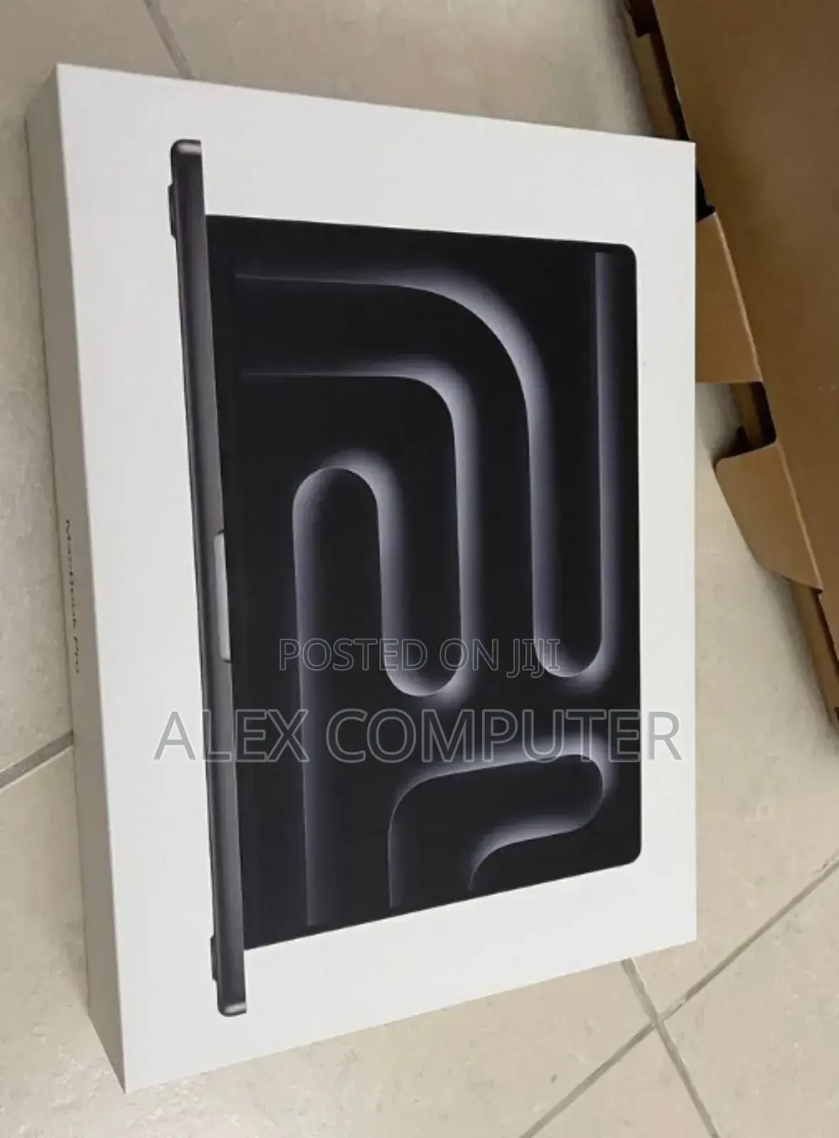 New Laptop Apple MacBook 24GB Apple M4 Pro SSD 512GB