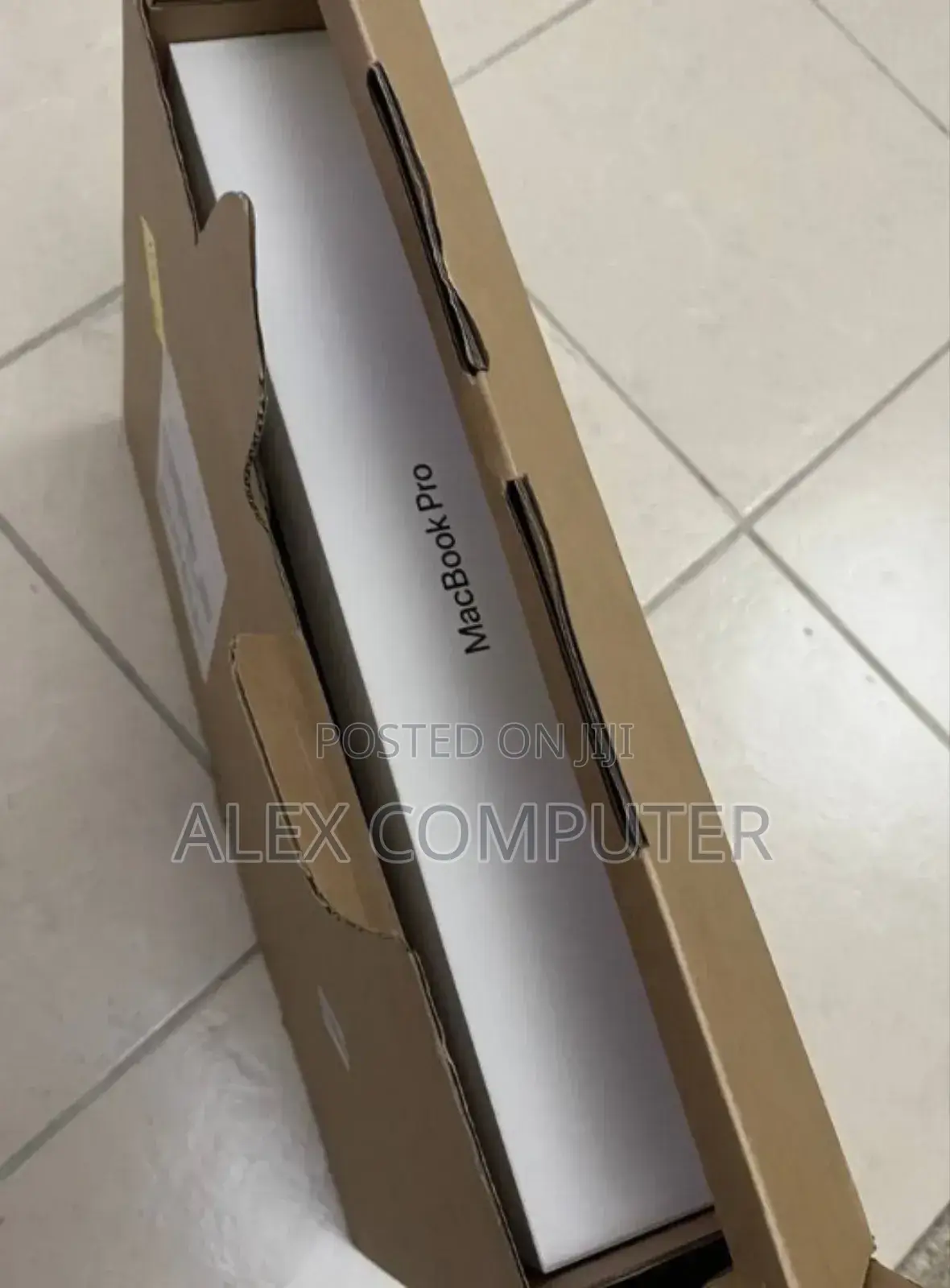 New Laptop Apple MacBook 24GB Apple M4 Pro SSD 512GB