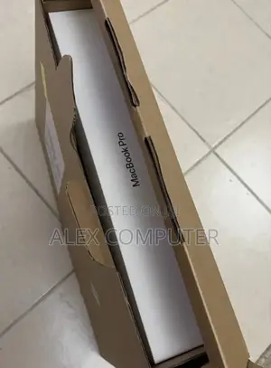 New Laptop Apple MacBook 24GB Apple M4 Pro SSD 512GB